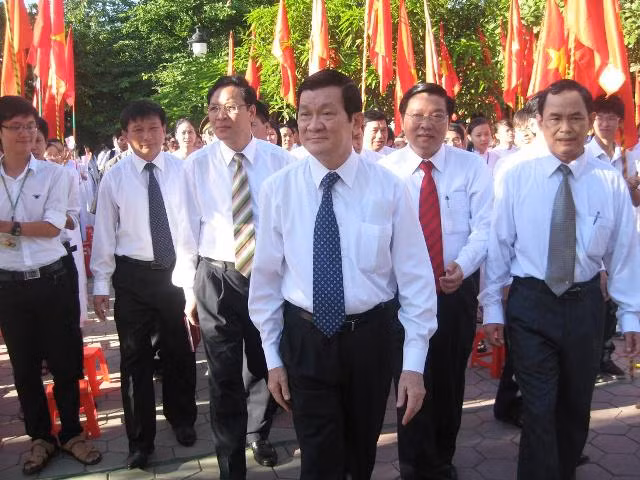 Thầy và trò đón Chủ tịch nước;