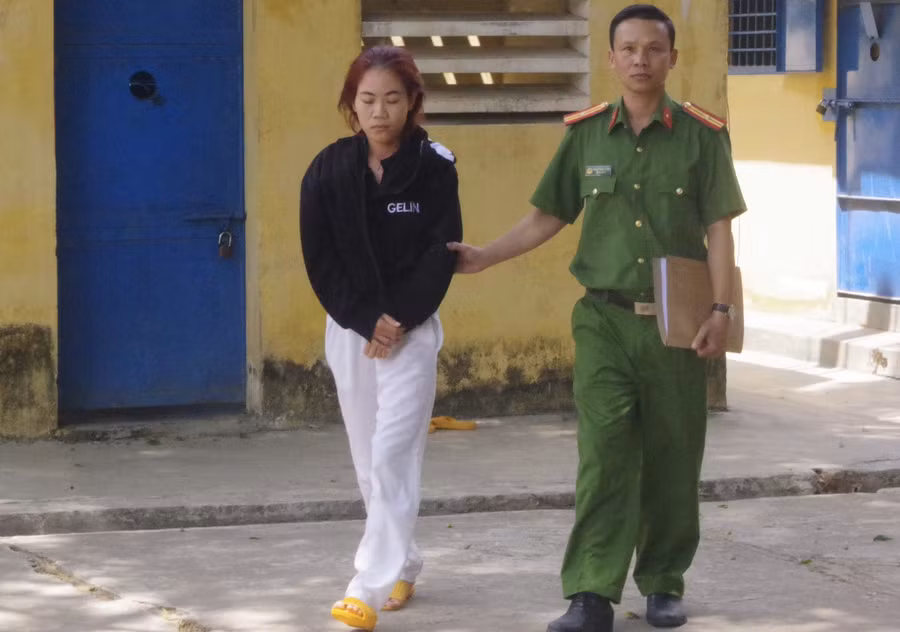 Nguyễn Thị Kim Phượng bị bắt để điều tra về hành vi lừa đảo chiếm đoạt tài sản. (Ảnh: TT). Nguyễn Thị Kim Phượng bị bắt để điều tra về hành vi lừa đảo chiếm đoạt tài sản. (Ảnh: TT).