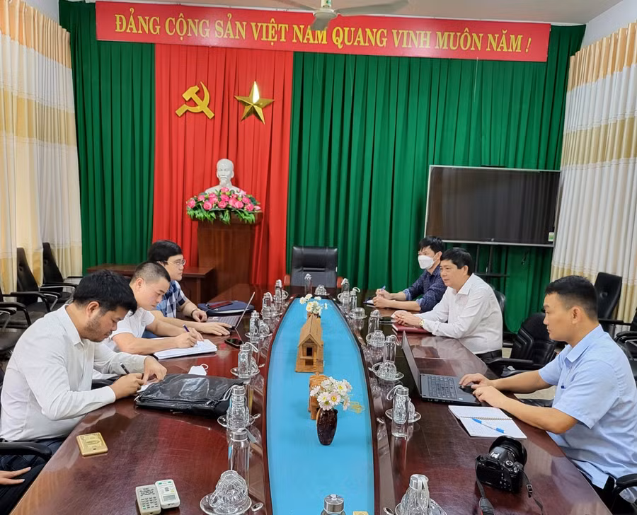 Các đại biểu tham dự buổi làm việc tại Sở GD&amp;ĐT Đắk Lắk.