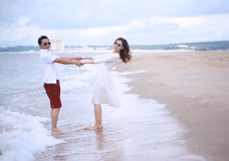 Anh cuoi cua dien vien Thien Bao va ban gai kem 16 tuoi - Anh 2