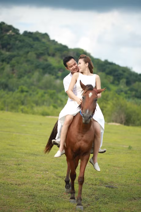 Anh cuoi cua dien vien Thien Bao va ban gai kem 16 tuoi - Anh 17