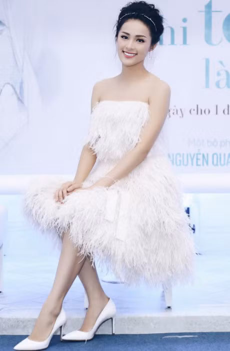 Sao Viet hoa than thanh thien nga long lay khien fan ngo ngan - Anh 11