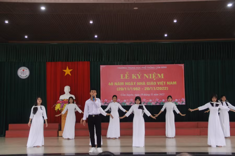 Một số tiết mục văn nghệ tại lễ kỷ niệm.