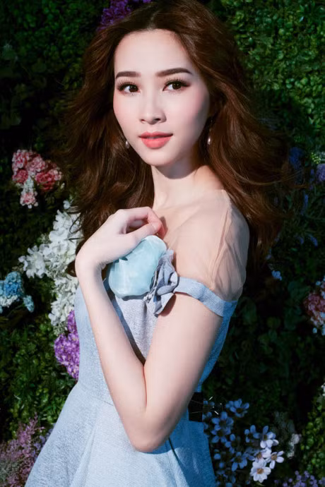 Ngan ngo ngam Dang Thu Thao e ap, diu dang ben hoa - Anh 3