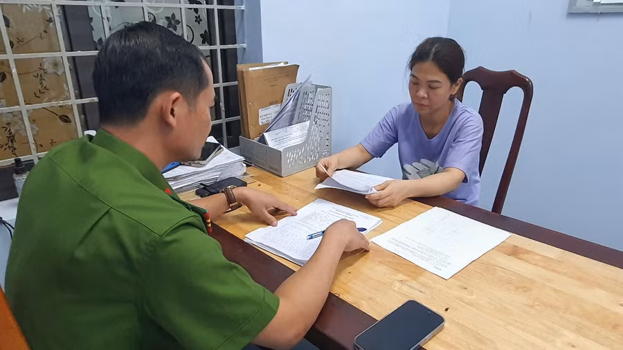 Lương Thị Thanh Thúy tại cơ quan Công an. (Ảnh: SD)