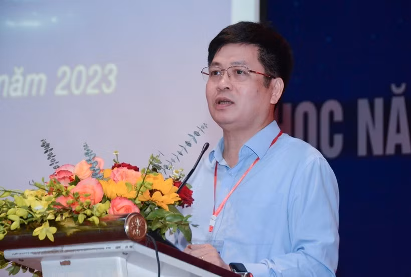 Vụ trưởng Vụ Giáo dục Trung học Nguyễn Xuân Thành phát biểu tại Hội thảo Nâng cao chất lượng giáo dục STEM trong giáo dục trung học. Vụ trưởng Vụ Giáo dục Trung học Nguyễn Xuân Thành phát biểu tại Hội thảo Nâng cao chất lượng giáo dục STEM trong giáo dục trung học.