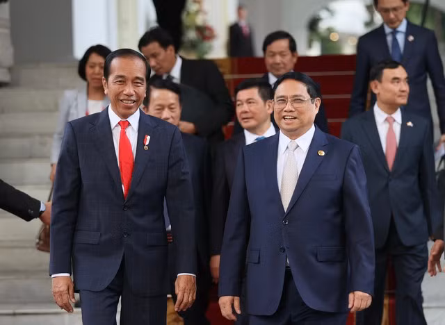 Việt Nam và Indonesia hướng tới quan hệ Đối tác Chiến lược Toàn diện - Ảnh 2. Thủ tướng Chính phủ Phạm Minh Chính và Tổng thống Indonesia Joko Widodo - Ảnh: VGP/Nhật Bắc