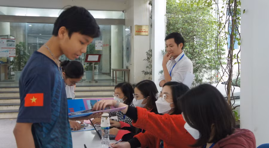 Thí sinh tham dự Kỳ thi đánh giá năng lực năm 2023 do ĐH Quốc gia Hà Nội tổ chức.