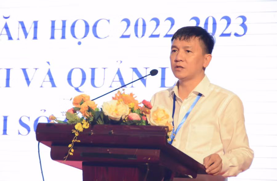 PGS.TS Phạm Quốc Khánh báo cáo tại hội nghị