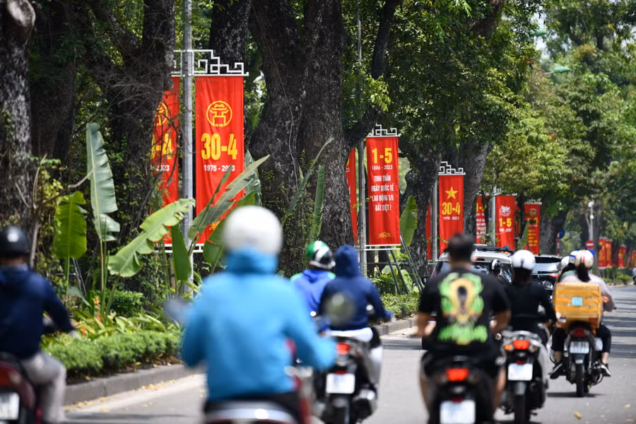 Hoạt động trang trí trong những ngày này đã khẳng định sự tự hào và tinh thần đoàn kết, quyết tâm bảo vệ Tổ quốc của dân tộc Việt Nam.