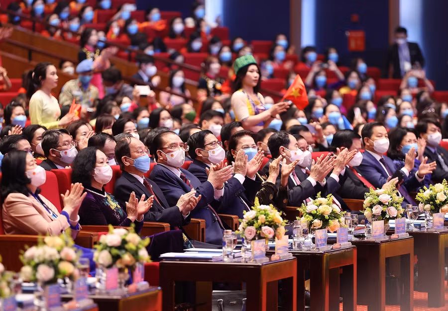Nhiều lãnh đạo, nguyên lãnh đạo Đảng, Nhà nước tham dự khai mạc Đại hội.