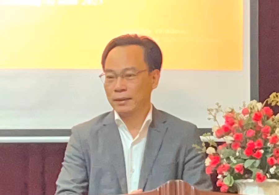 Thứ trưởng Hoàng Minh Sơn chúc mừng và giao nhiệm vụ cho Phó Tổng biên tập Hà Văn Dũng. Thứ trưởng Hoàng Minh Sơn chúc mừng và giao nhiệm vụ cho Phó Tổng biên tập Hà Văn Dũng.