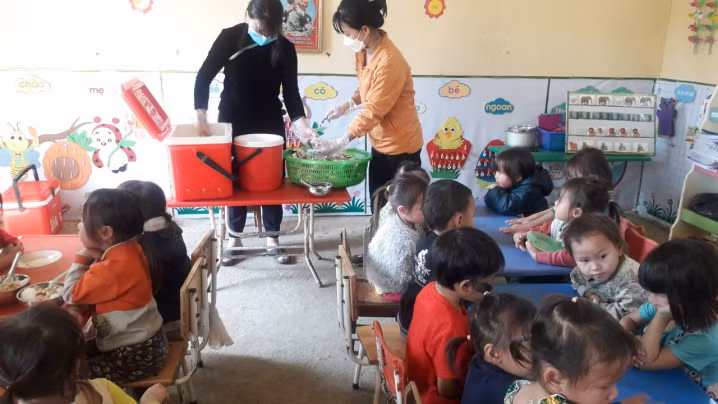 Những bữa ăn đảm bảo vệ sinh an toàn thực phầm luôn được các nhà trường chú trọng