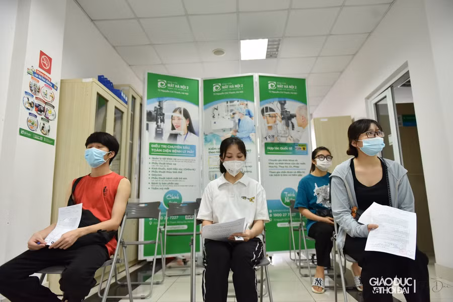 Tất cả người dân tới tiêm vắc xin đều được yêu cầu thực hiện theo quy định 5K của Bộ Y tế.