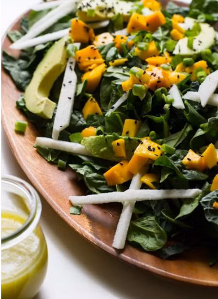 Món salad bơ được nữ ca sĩ yêu thích vớinhiều vitamin và khoáng chất.Ảnh:McLaughlin thuc-don-an-chay-7-ngay-thanh-loc-co-the-cua-ca-si-beyonce-1