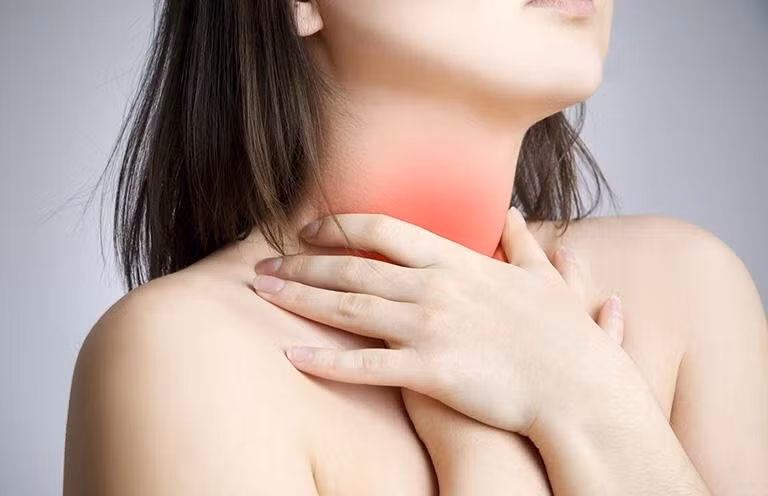 Trào ngược dạ dày gây cảm giác bỏng rát, nuốt nghẹn
