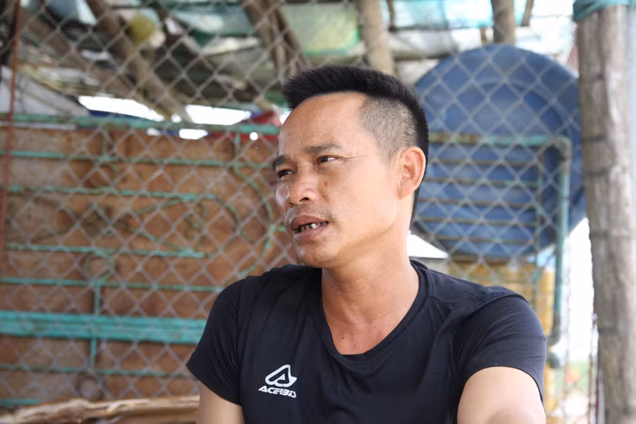 Anh Ngô Văn Khỏe chia sẻ với PV về tác động của giá xăng dầu đối với nghề đi biển.