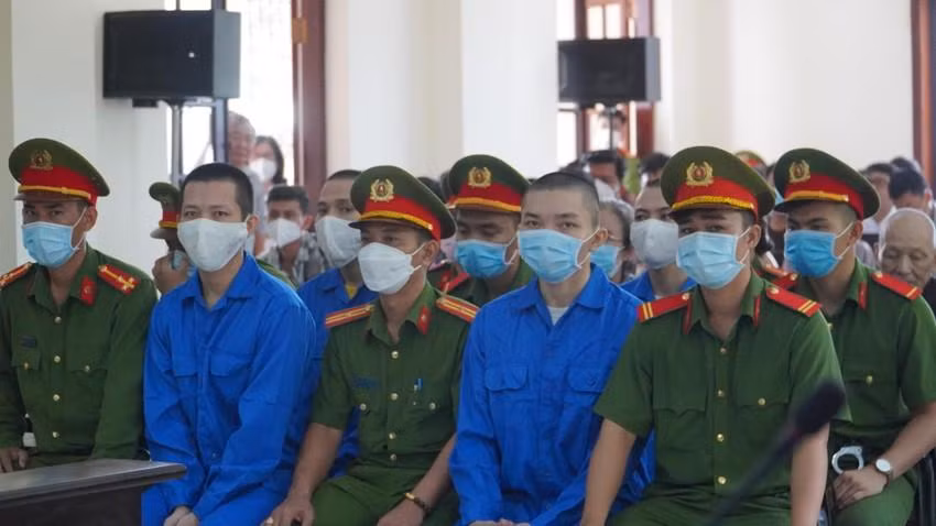 Các bị cáo khác tại phiên xử ngày 30/6. Ảnh: PLO