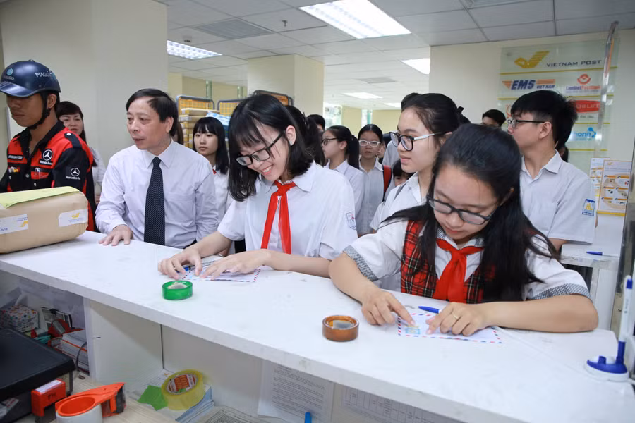 Nữ sinh Hà Nội đạt giải nhất cuộc thi viết thư quốc tế chủ đề "đại dịch" ảnh 1