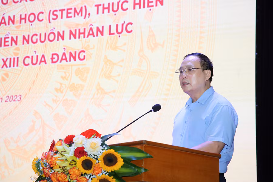 GS.TSKH Nguyễn Đình Đức phát biểu tại Hội thảo. GS.TSKH Nguyễn Đình Đức phát biểu tại Hội thảo.
