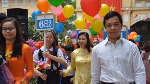 "Hãy để chúng tôi được làm thầy"