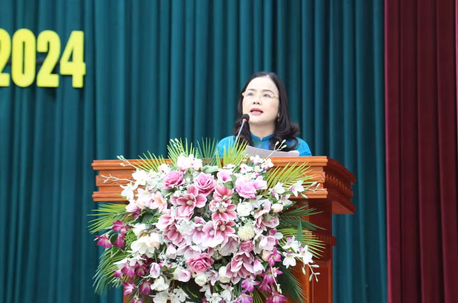 Trong công tác quản lý giáo dục, TS Lê Thị Hương đã có nhiều giải pháp đột phá, sáng tạo để triển khai thực hiện nhiệm vụ chính trị của Ngành.