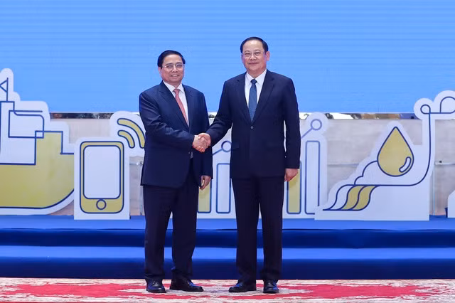 Thủ tướng Chính phủ Lào Sonexay Siphandone chào đón Thủ tướng Phạm Minh Chính tham dự Hội nghị Cấp cao Ủy hội sông Mekong quốc tế lần thứ 4 - Ảnh: VGP/Nhật Bắc Thủ tướng Chính phủ Lào Sonexay Siphandone chào đón Thủ tướng Phạm Minh Chính tham dự Hội nghị Cấp cao Ủy hội sông Mekong quốc tế lần thứ 4 - Ảnh: VGP/Nhật Bắc