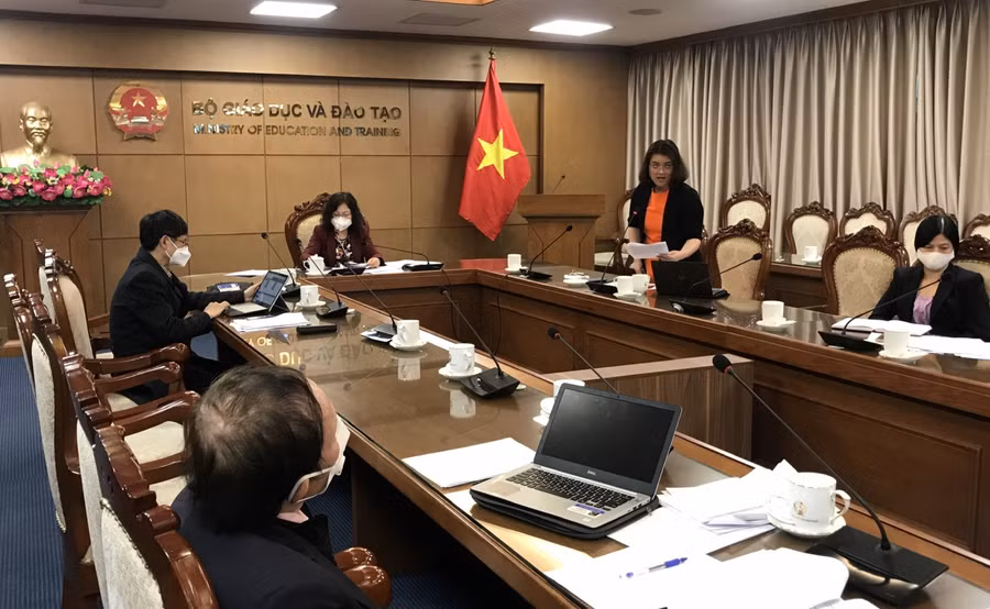 Phó Vụ trưởng Vụ GDMN Cù Thị Thủy trình bày sự cần thiết xây dựng Đề án
