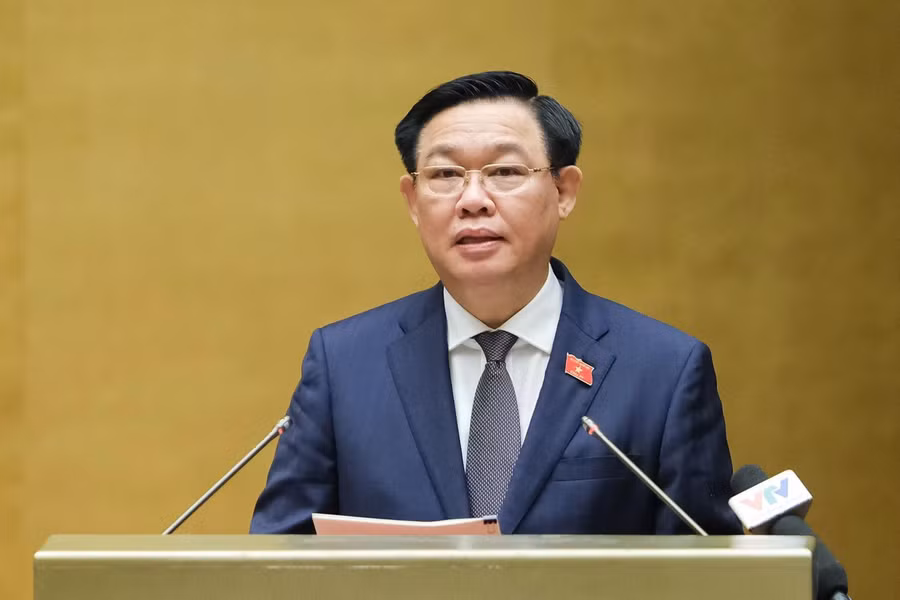 Chủ tịch Quốc hội Vương Đình Huệ phát biểu khai mạc Hội nghị đại biểu Quốc hội hoạt động chuyên trách. Chủ tịch Quốc hội Vương Đình Huệ phát biểu khai mạc Hội nghị đại biểu Quốc hội hoạt động chuyên trách.