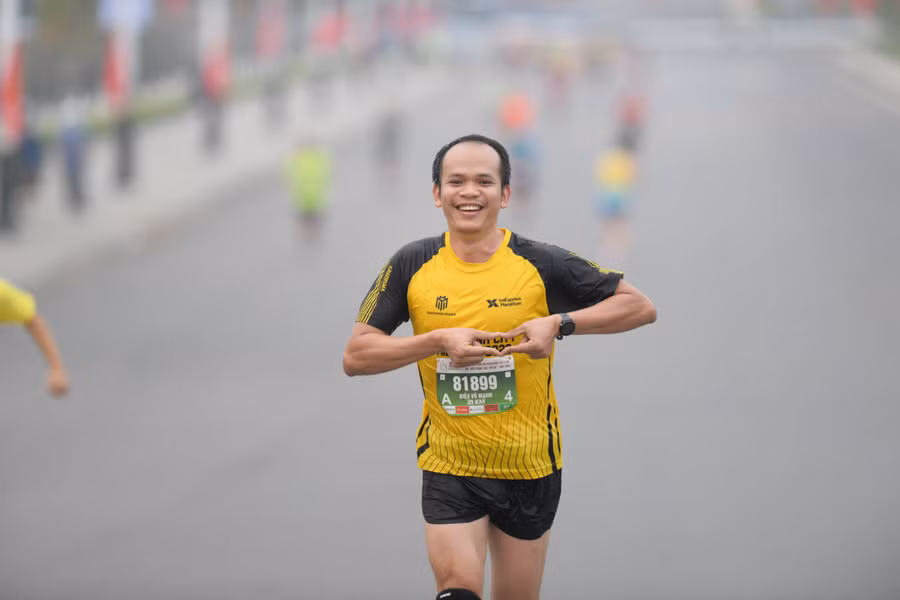 Giải Tiền Phong Marathon 2023 đã khép lại thế nhưng những cung đường tuyệt đẹp, những tình cảm của người dân thân thiện, mến khách cùng với những món ăn hấp dẫn... đã để lại những ấn tượng khó quên đối với các vận động viên, du khách. Giải Tiền Phong Marathon 2023 đã khép lại thế nhưng những cung đường tuyệt đẹp, những tình cảm của người dân thân thiện, mến khách cùng với những món ăn hấp dẫn... đã để lại những ấn tượng khó quên đối với các vận động viên, du khách.
