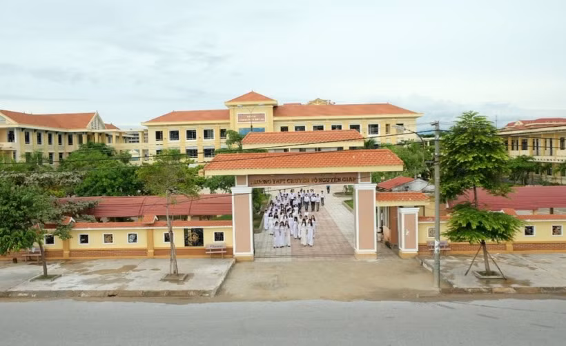 Trường THPT chuyên Võ Nguyên Giáp là ngôi trường chất lượng cao tại Quảng Bình. Trường THPT chuyên Võ Nguyên Giáp là ngôi trường chất lượng cao tại Quảng Bình.
