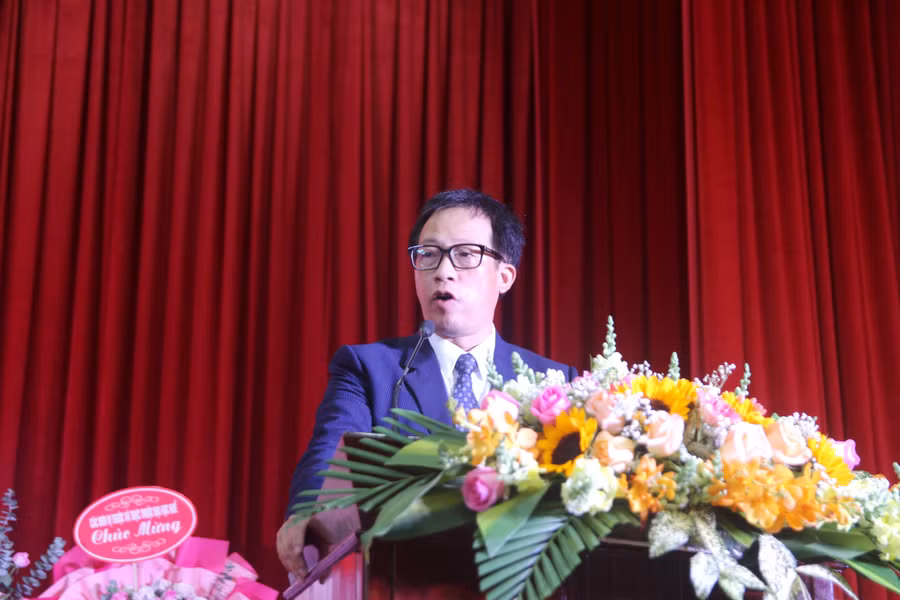 Phát biểu nhậm chức của tân Giám đốc ĐH Huế nhiệm kỳ 2021-2026 - PGS.TS. Lê Anh Phương. Phát biểu nhậm chức của tân Giám đốc ĐH Huế nhiệm kỳ 2021-2026 - PGS.TS. Lê Anh Phương.