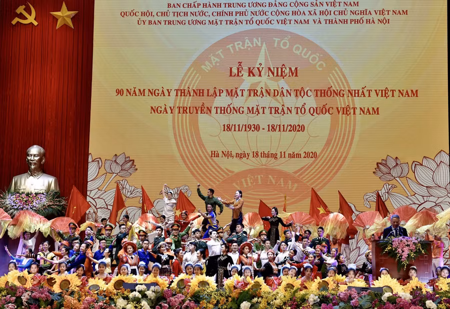 Văn nghệ chào mừng