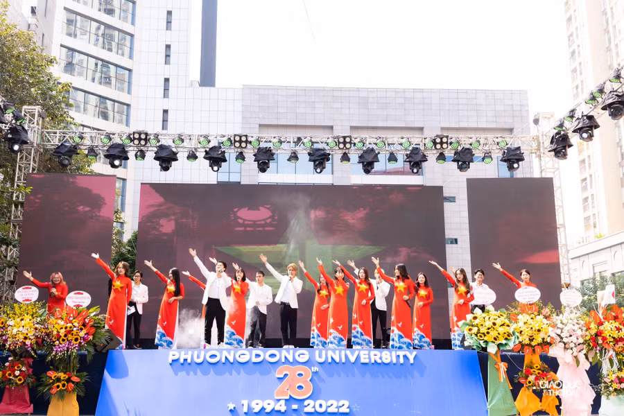 Tiết mục văn nghệ chào mừng khai giảng năm học mới 2022-2023. Tiết mục văn nghệ chào mừng khai giảng năm học mới 2022-2023.