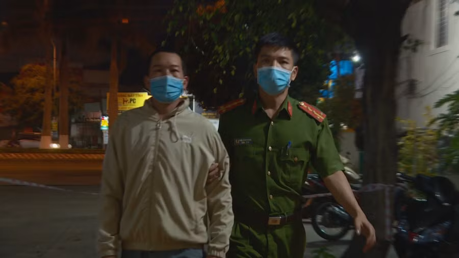 Công an phường Khánh Xuân bàn giao Trương Kiến Đoan để Công an TP Buôn Ma Thuột điều tra, xử lý theo quy định.
