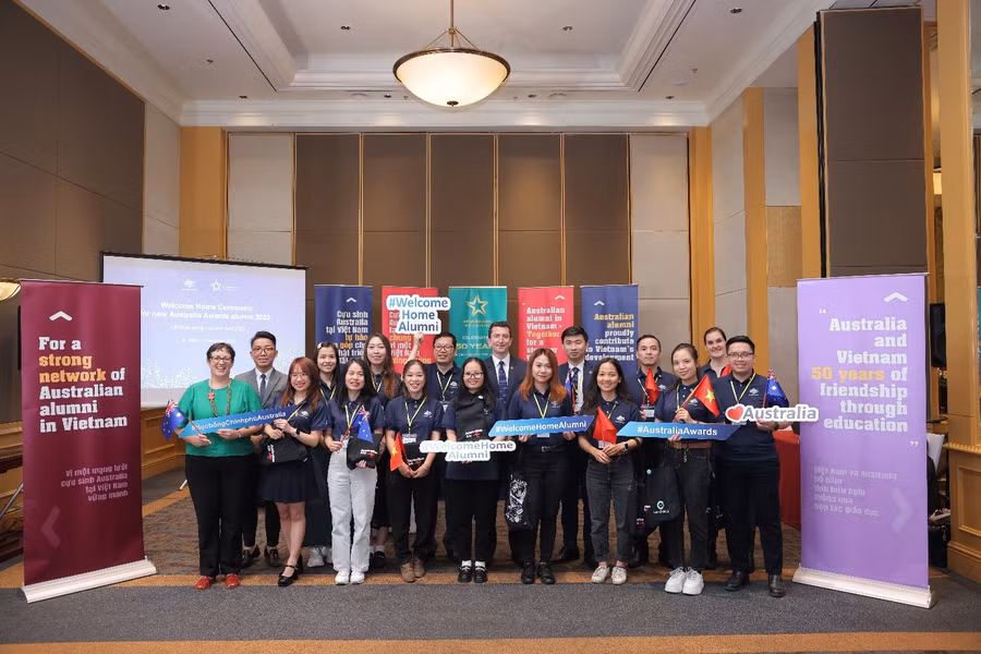 Các sinh viên hoàn thành Học bổng Chính phủ Australia mới trở về Việt Nam sẵn sàng hòa nhập và đóng góp cho đất nước Các sinh viên hoàn thành Học bổng Chính phủ Australia mới trở về Việt Nam sẵn sàng hòa nhập và đóng góp cho đất nước