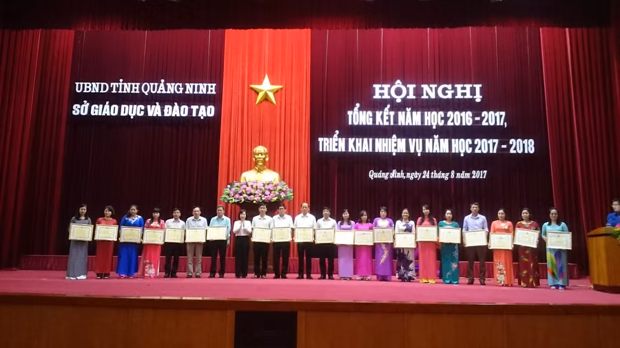 Các cá nhân và tập thể nhận Bằng khen của Thủ tướng Chính phủ