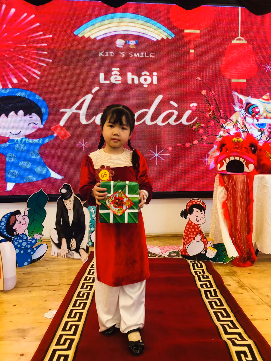 Bá Sam tích cực tham gia các phong trào của lớp.