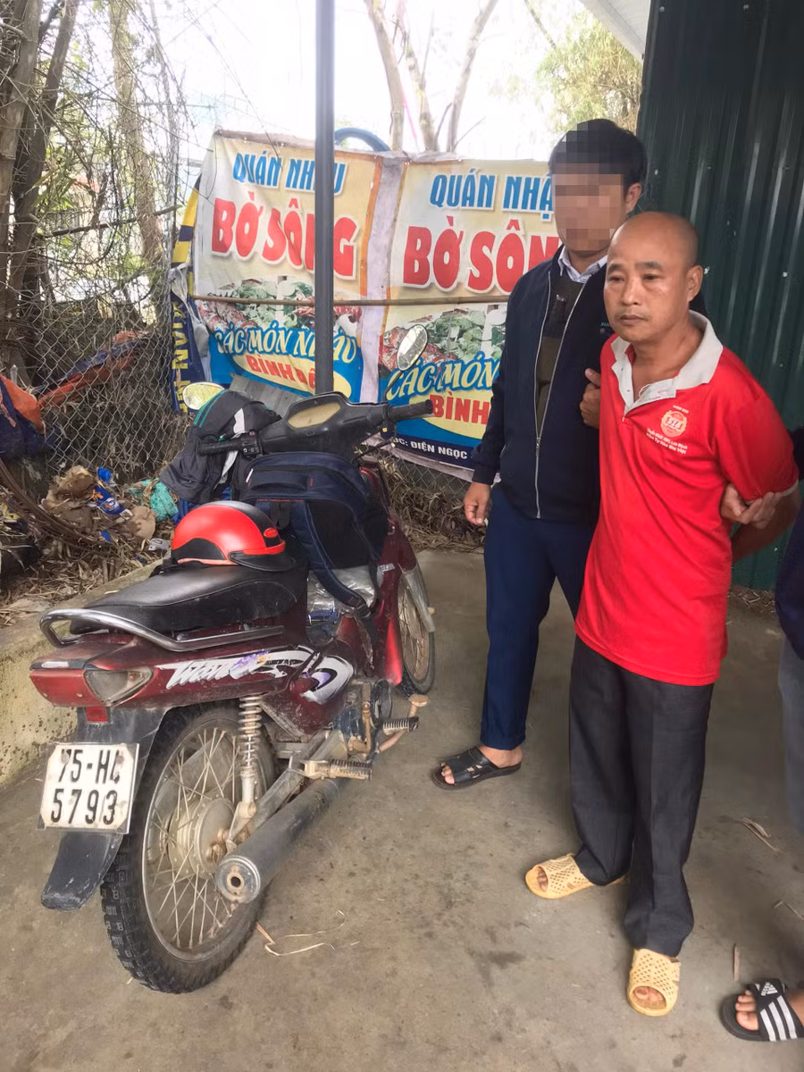Đối tượng Đồng và chiếc xe máy của nạn nhân y lấy để tẩu thoát vào nam.
