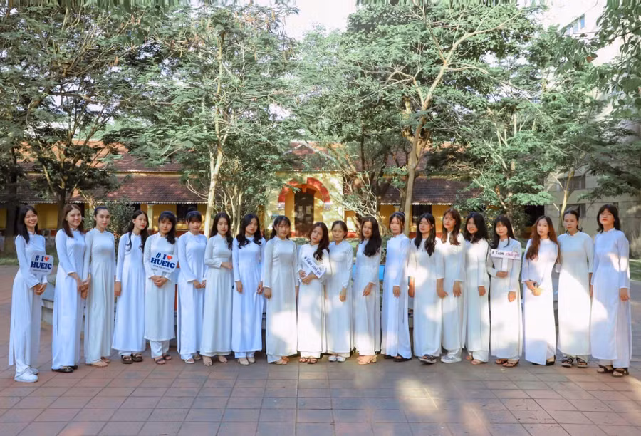 Học sinh THPT học hệ 9+ tại trường THPT vừa học văn hóa… Học sinh THPT học hệ 9+ tại trường THPT vừa học văn hóa…