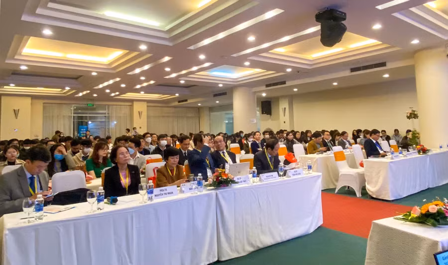 Khá nhiều vấn đề cập nhật về bệnh đái tháo đường được nêu ra tại Hội nghị. Khá nhiều vấn đề cập nhật về bệnh đái tháo đường được nêu ra tại Hội nghị.