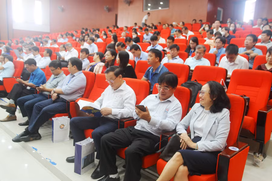 Hội thảo tập trung sự tham gia của đại đa số các đại học, trường đại học và cao đẳng trên cả nước về tham dự. Hội thảo tập trung sự tham gia của đại đa số các đại học, trường đại học và cao đẳng trên cả nước về tham dự.