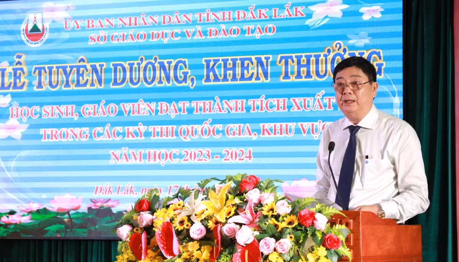 Ông Phạm Đăng Khoa, Giám đốc Sở GD&amp;ĐT Đắk Lắk phát biểu. (Ảnh: BH)