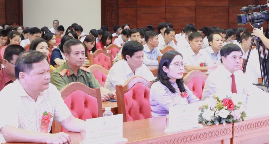 Đại biểu tham dự lễ tuyên dương. (Ảnh: BH)