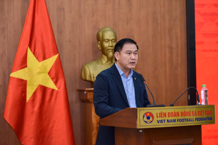 Ông Trần Anh Tú - Phó Chủ tịch VFF phát biểu tại lễ công bố. Ông Trần Anh Tú - Phó Chủ tịch VFF phát biểu tại lễ công bố.