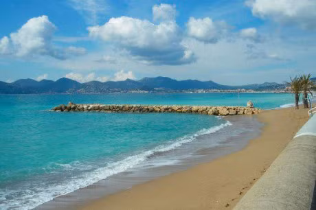 Noi nghi ngoi tuyet voi tai Cannes - Anh 1