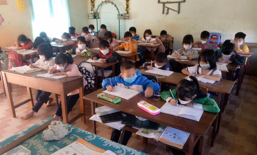 Phụ huynh mong muốn con em mình đến trường học trực tiếp.