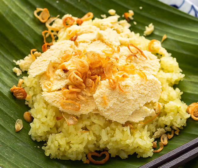 Sau khi ăn xôi do đoàn từ thiện phát, gần 100 người dân có biểu hiện nôn ói. Ảnh minh hoạ.