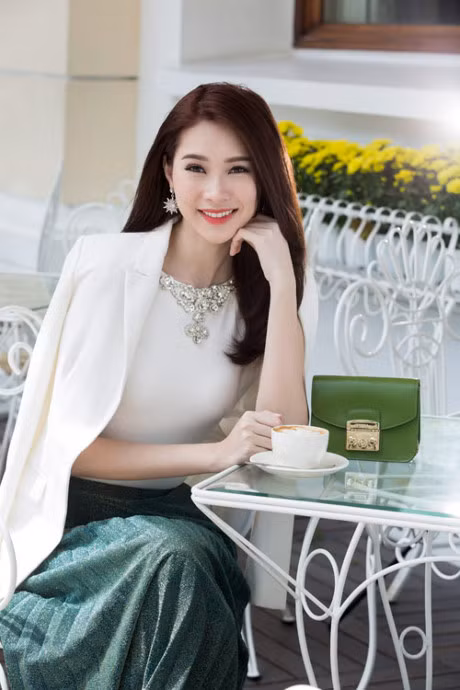 Dang Thu Thao – nang Hoa hau truyen cam hung cho cac co gai tre. - Anh 2