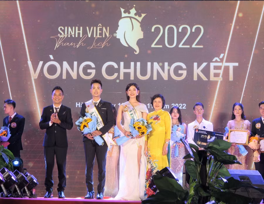Á khôi 1 Nguyễn Thị Phương Anh - Học viện Thanh thiếu niên Việt Nam và Á vương 1 Phạm Tô Đan Trường - ĐH Nội vụ Hà Nội.